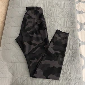 Old Navy black camo leggings